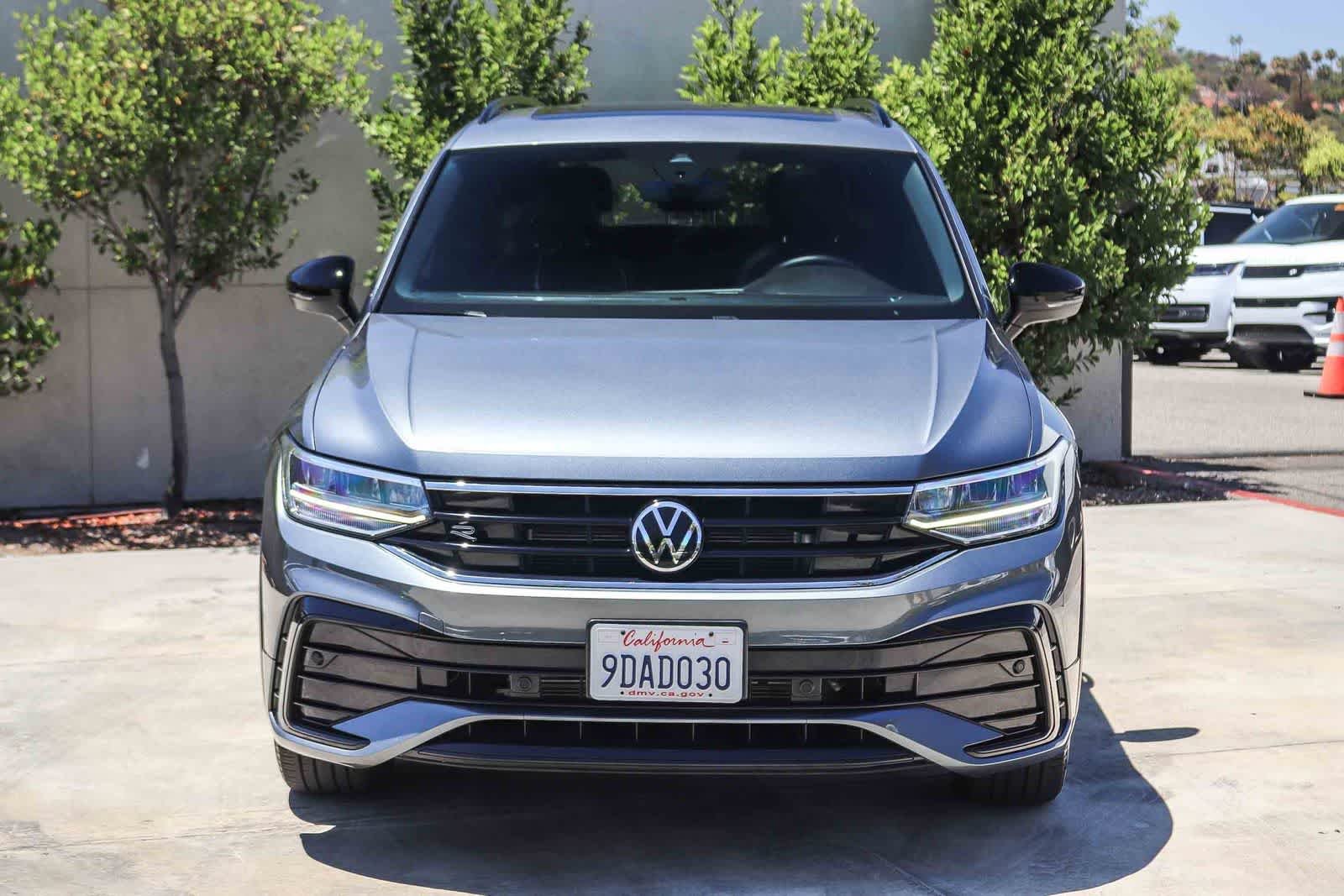 Used 2022 Platinum Gray Metallic Volkswagen SE R-Line Black image 2