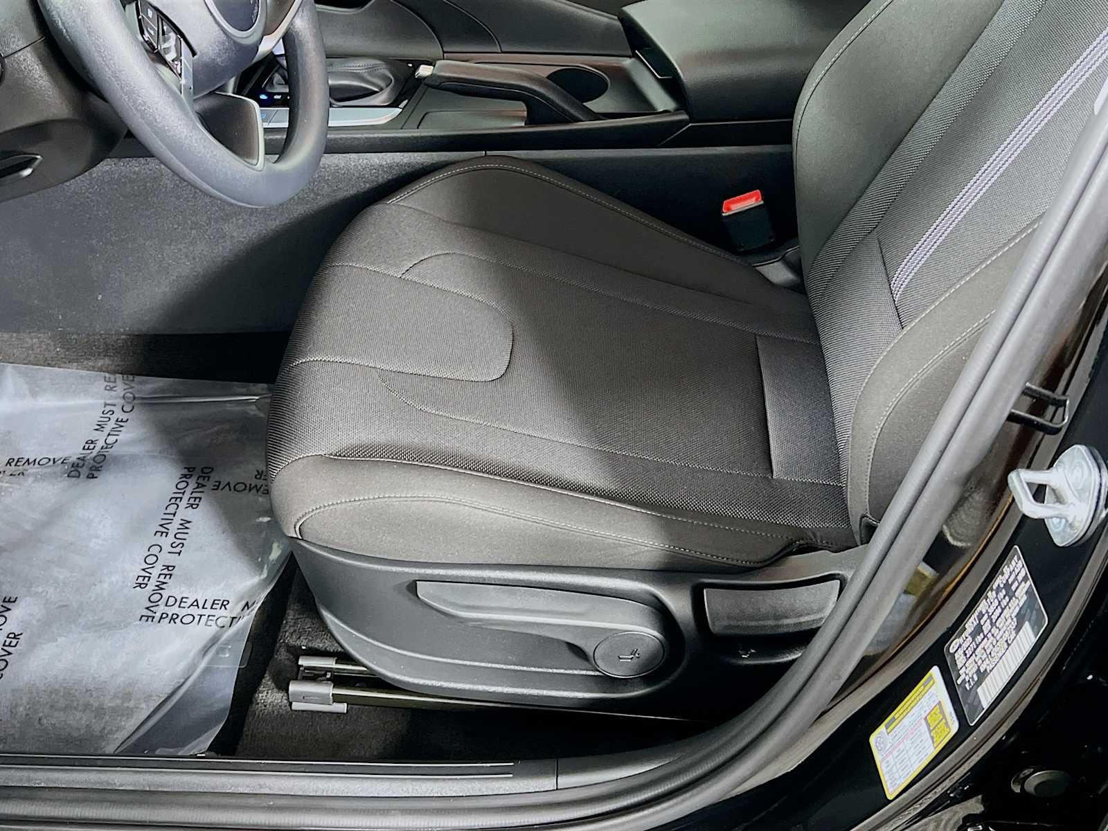 Certified Used 2025 Abyss Black Hyundai SE image 20