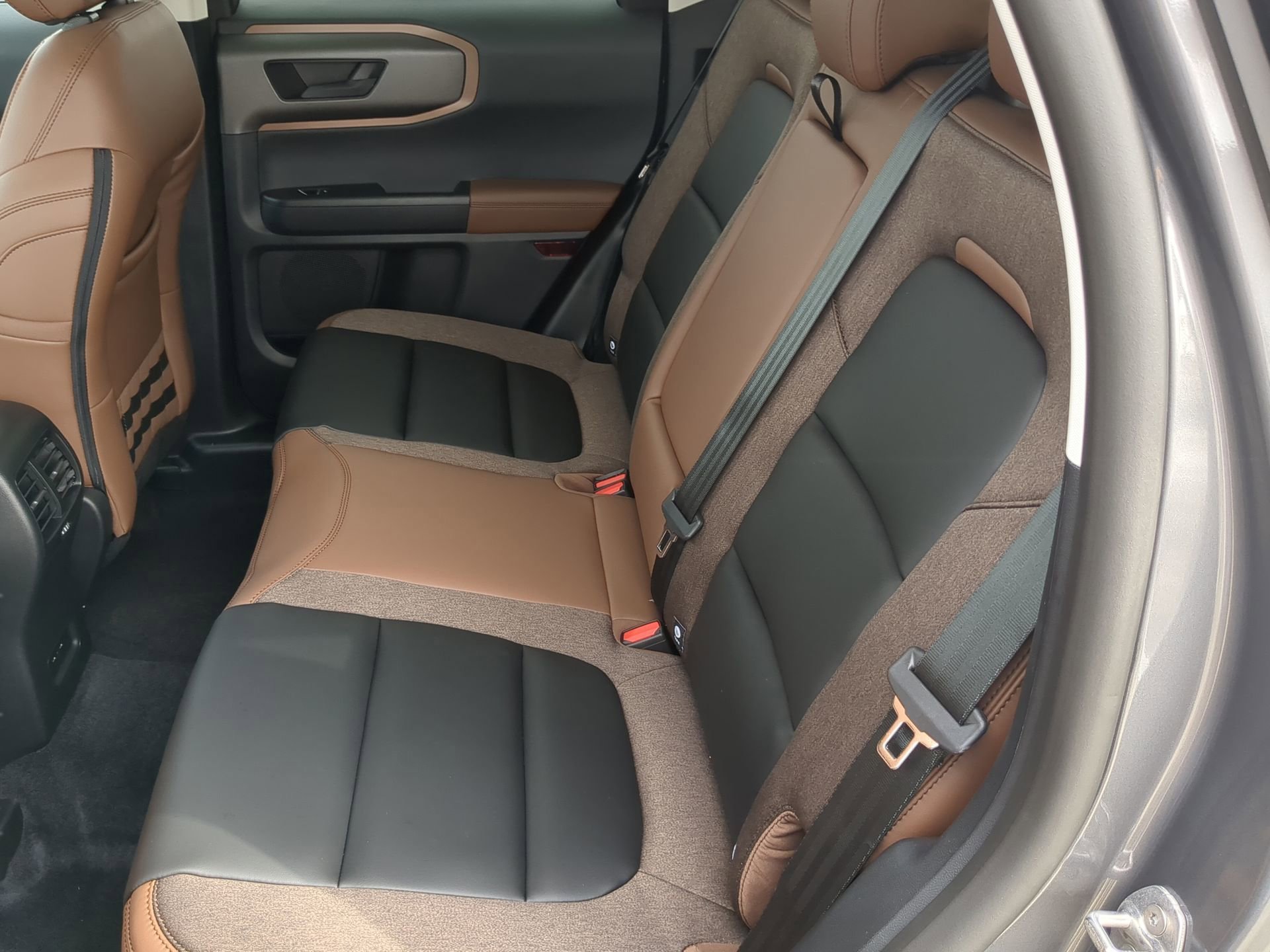 New 2026 Carbonized Gray Metallic Ford Outer Banks® image 43