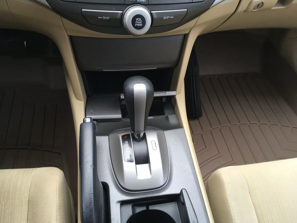 Used 2011 White Honda LX-P image 15
