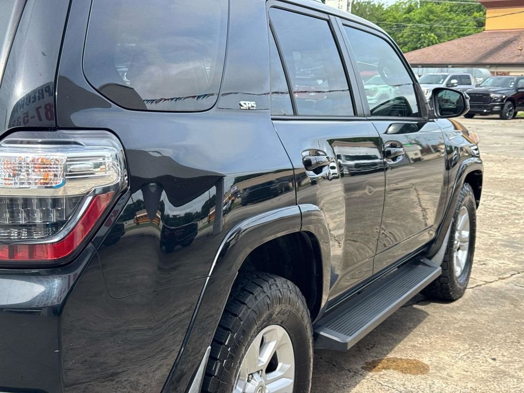 Used 2016 Black Toyota SR5 image 15