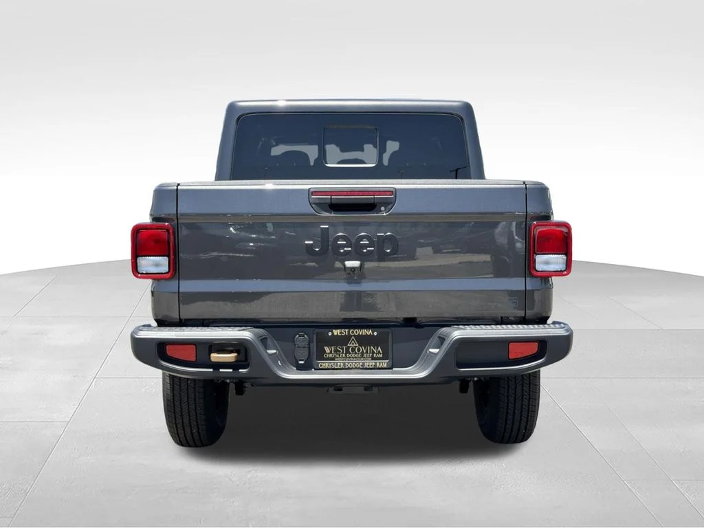 New 2026 Granite Crystal Metallic Clear-Coat Exterior Paint Jeep  image 9