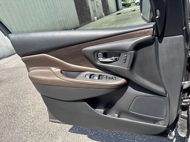 Used 2020 Gray Nissan Platinum image 26