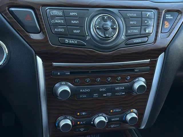 Used 2018 Silver Nissan Platinum image 28
