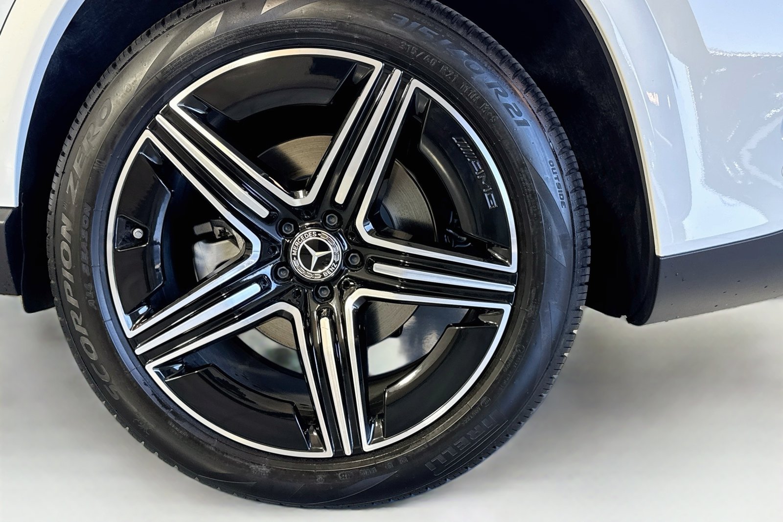 New 2026 Polar White Mercedes-Benz GLE 450 image 29