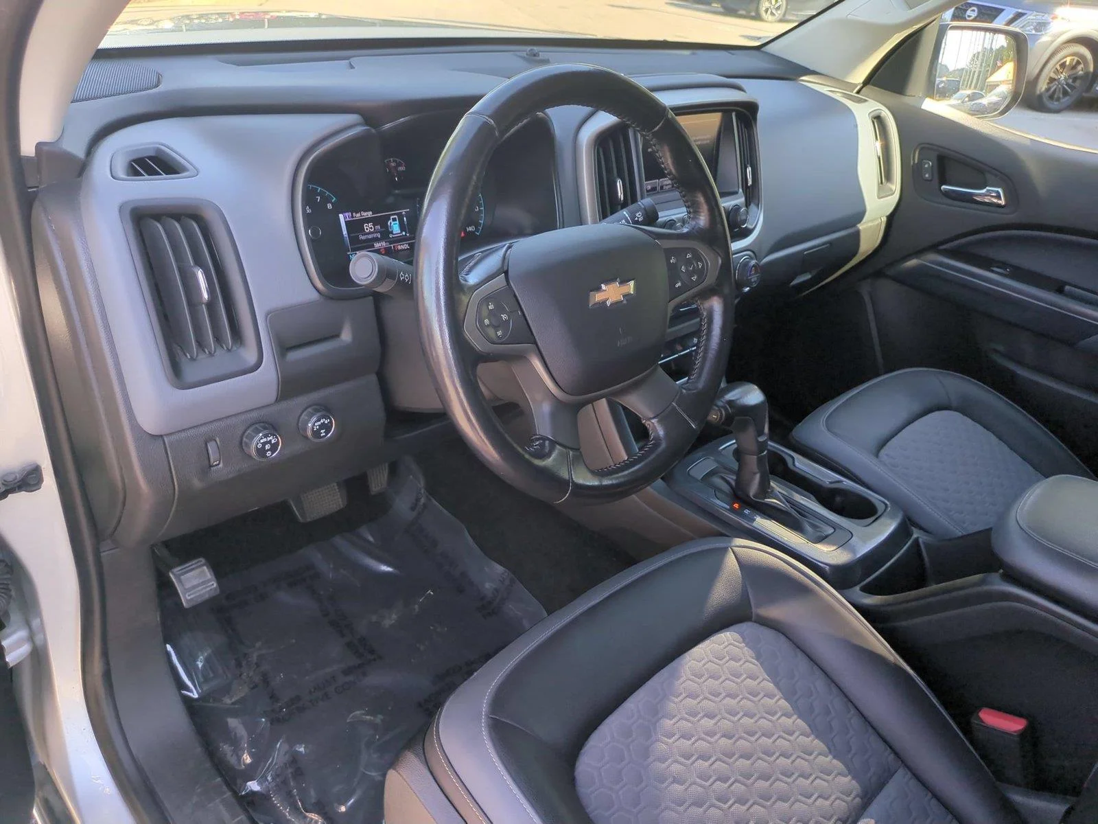 Used 2017 Summit White Chevrolet 4WD Z71 image 18