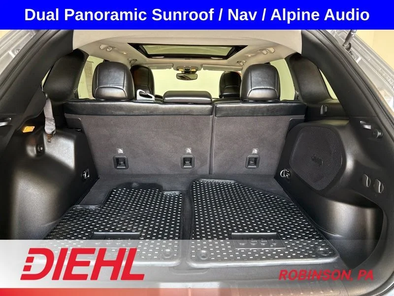 Used 2022 Silver Jeep Trailhawk image 10