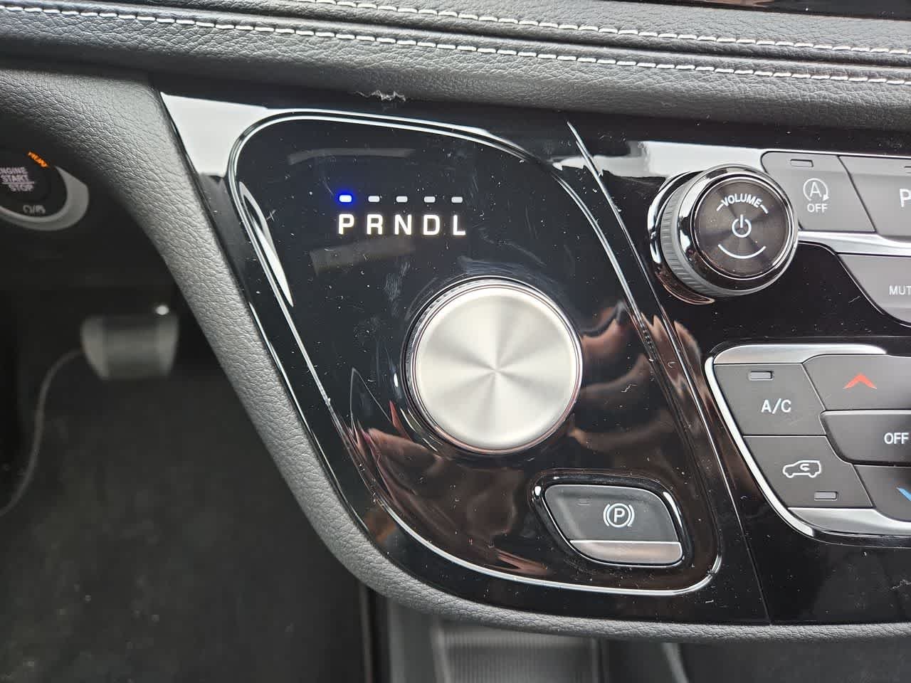 2026 Chrysler Pacifica Select - Photo 19