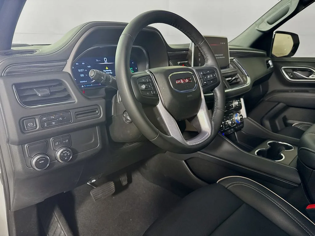 Used 2024 White GMC SLT image 10