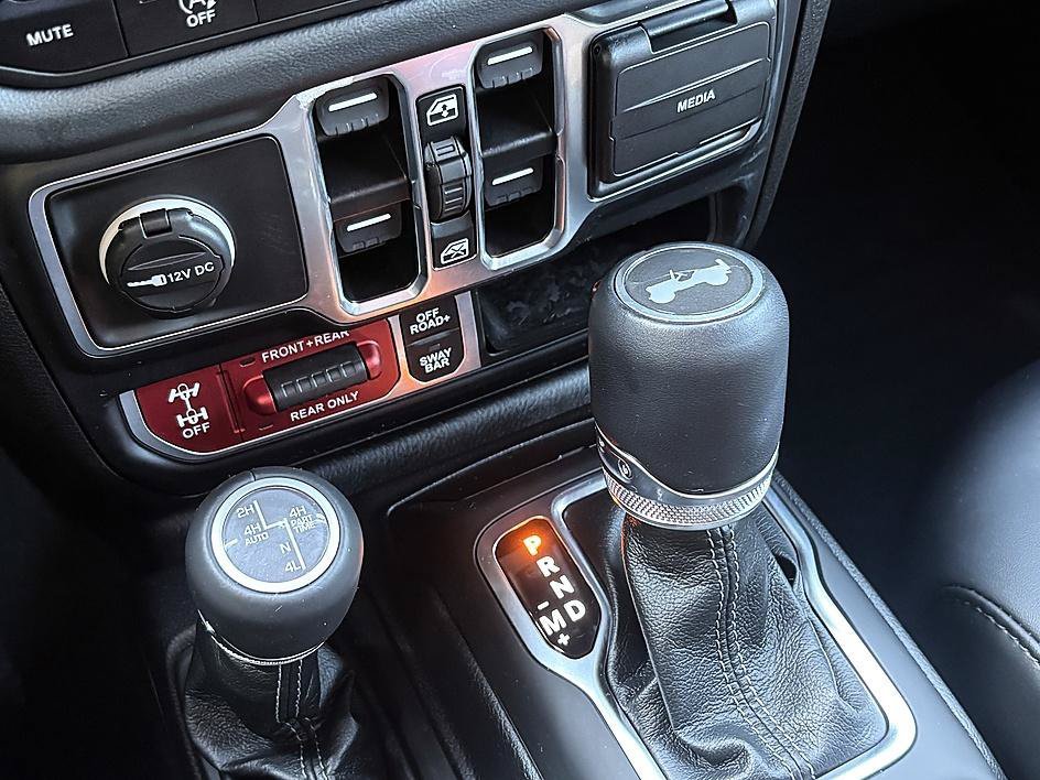 Used 2024 Earl Clearcoat Jeep Rubicon X image 23