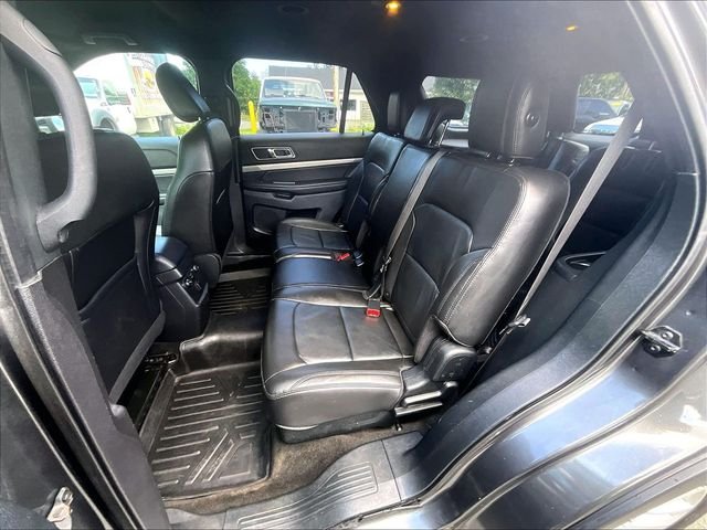 Used 2018 Gray Ford XLT image 21