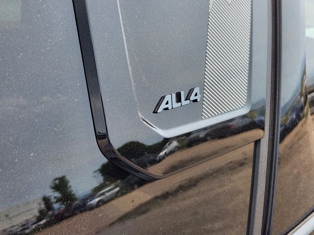 Used 2027 Silver MINI S image 20