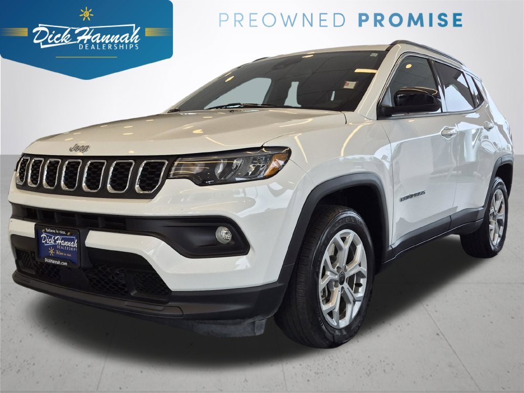 Used 2025 White Jeep Latitude image 1