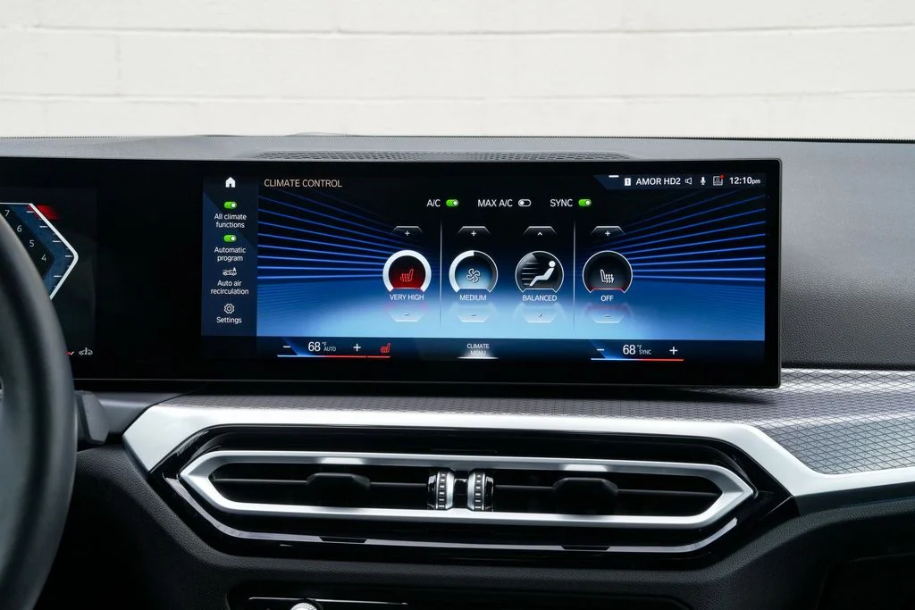 2024 BMW 3 Series 330i - Photo 31