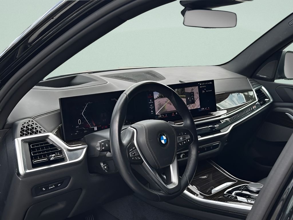 Used 2026 Black BMW xDrive40i image 9