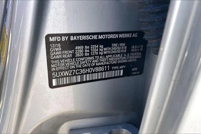Used 2017 Glacier Silver Metallic BMW sDrive28i image 30