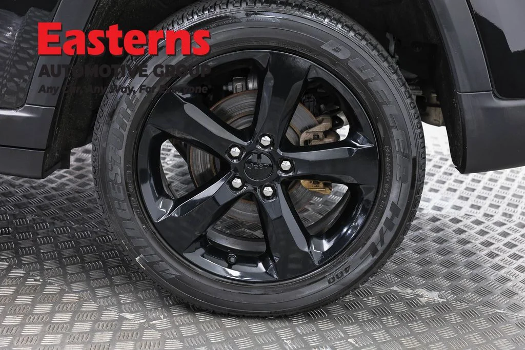 Used 2024 Black Jeep Altitude image 33