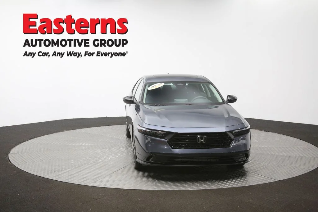 Used 2025 Gray Honda SE image 52