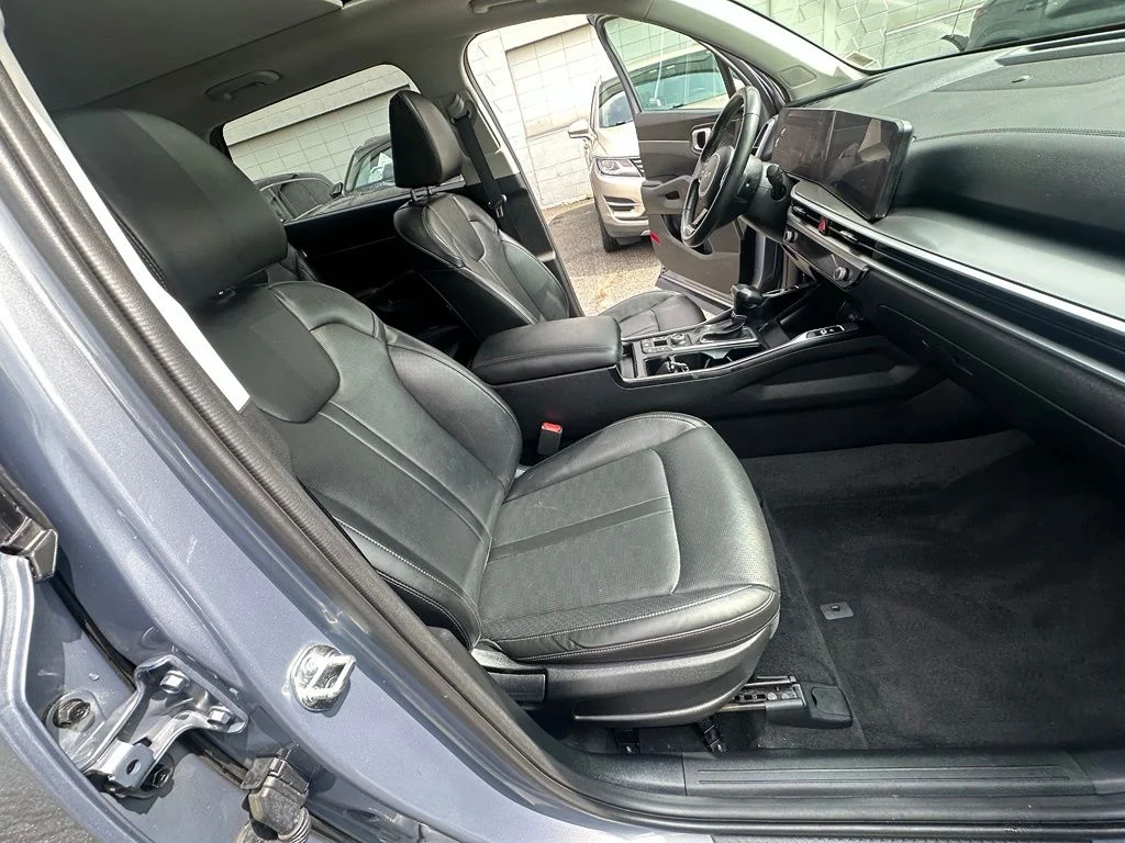 Used 2024 Silver Kia S image 35