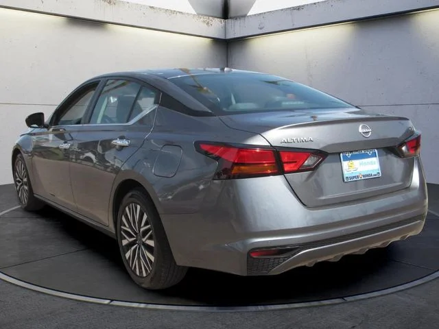 Used 2024 Gun Metallic Nissan 2.5 SV image 6
