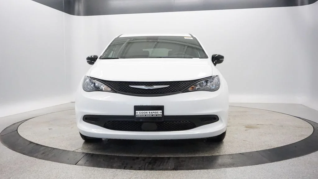 New 2026 Bright White Clear-Coat Exterior Paint Chrysler LX image 15