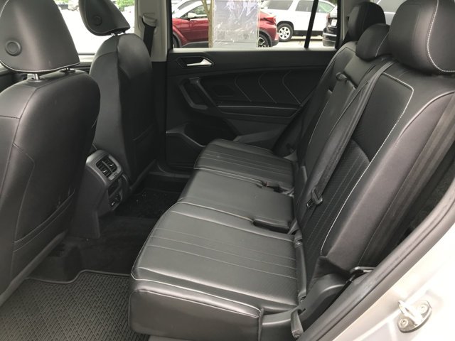 Used 2022 Pyrite Silver Metallic Volkswagen SE image 26
