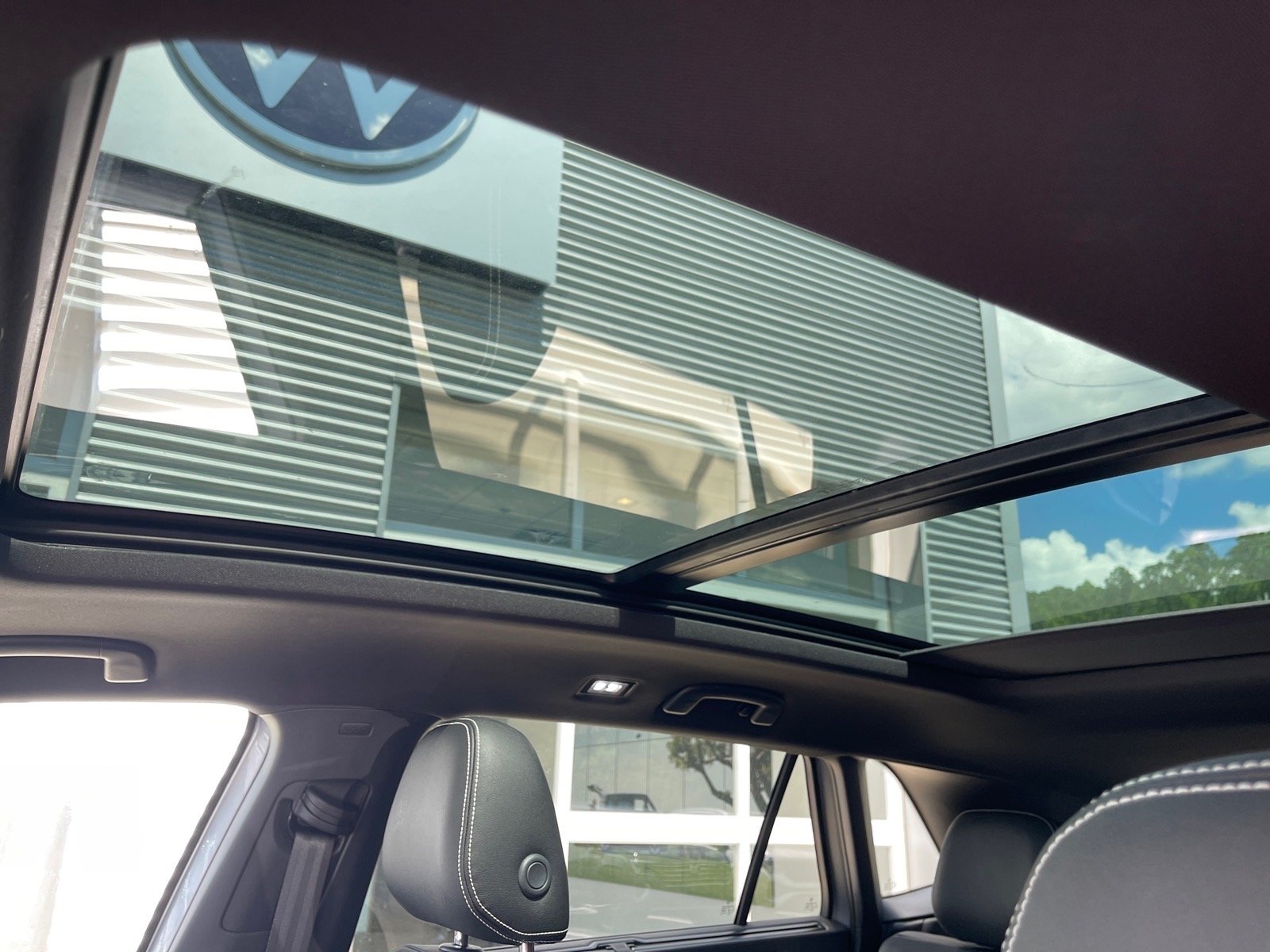 New 2026 Silver Mist Metallic Volkswagen SE image 11