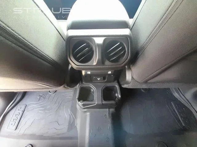 Used 2018 Punkn Metallic Clearcoat Jeep Sahara image 43