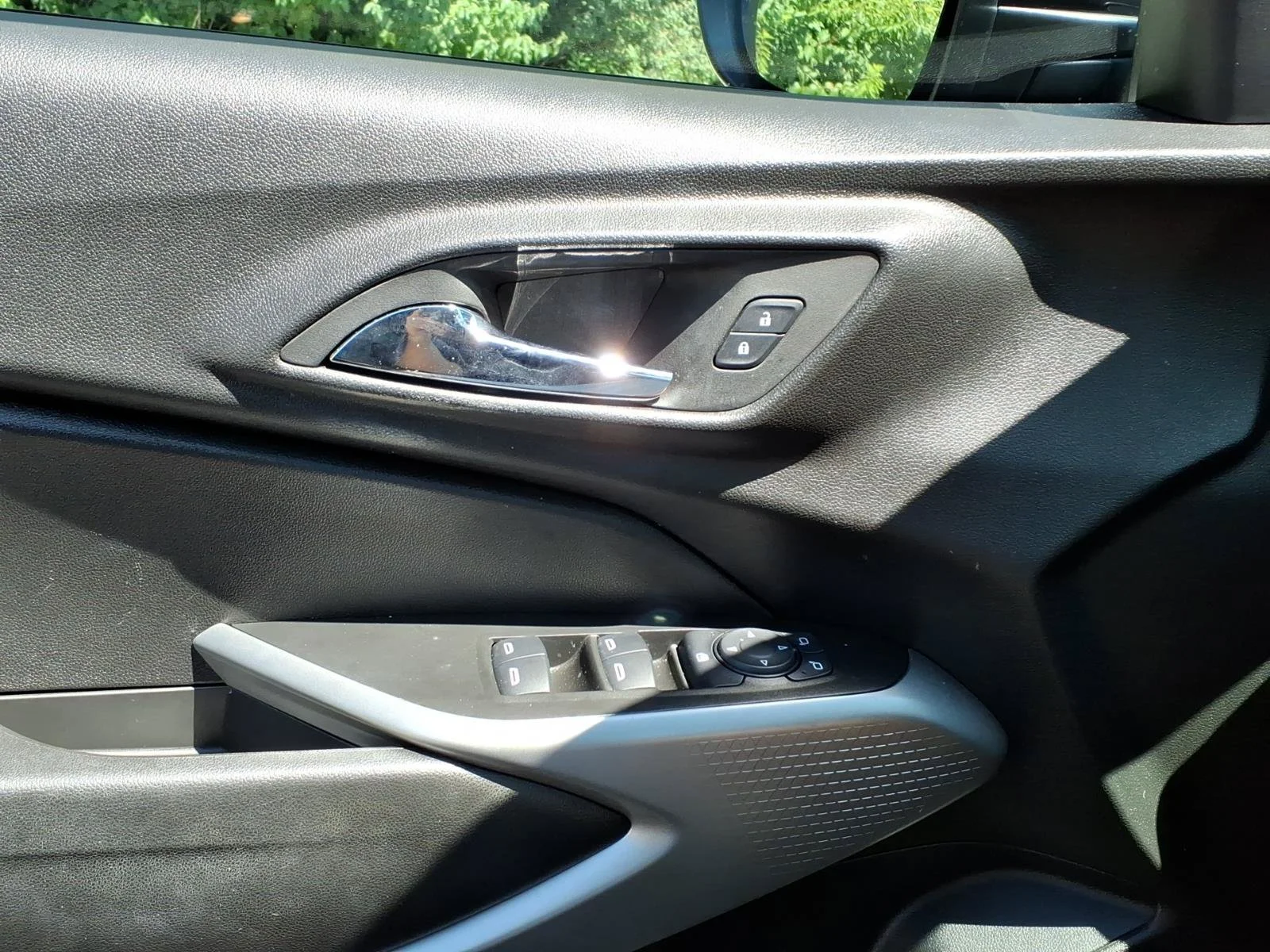 Used 2024 Mosaic Black Metallic Chevrolet 1RS image 23