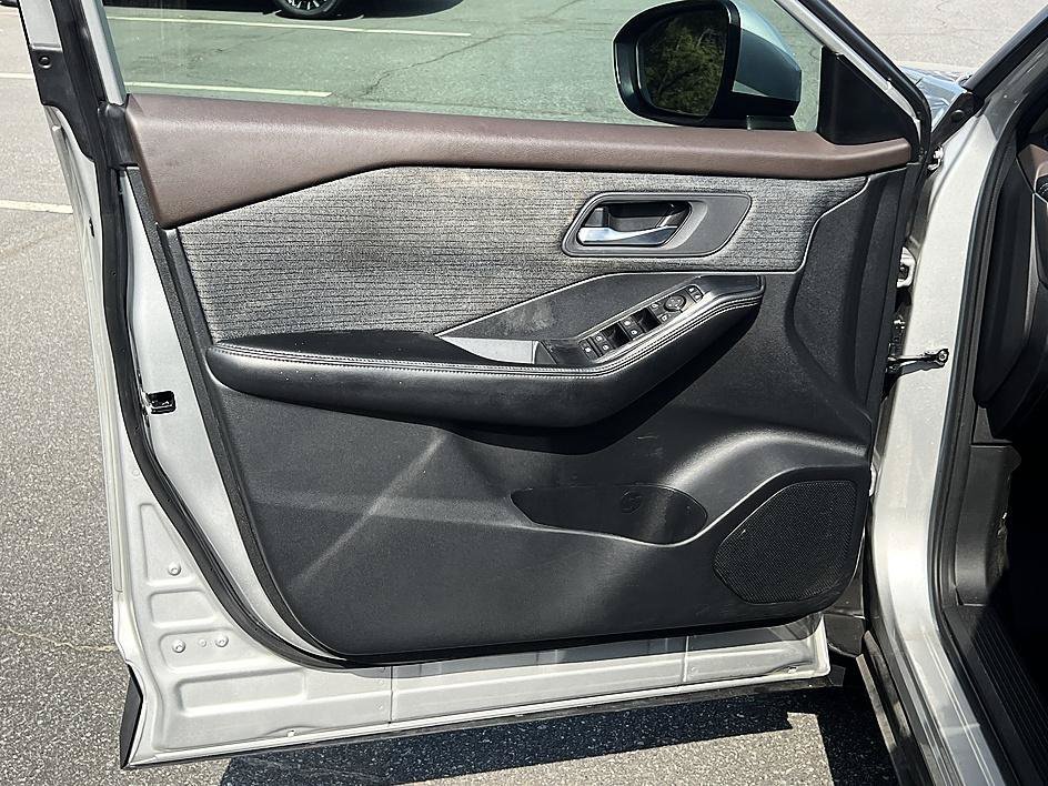 Used 2023 Brilliant Silver Metallic Nissan SV image 19