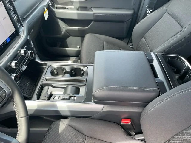 2025 Ford F-150 XLT - Photo 33