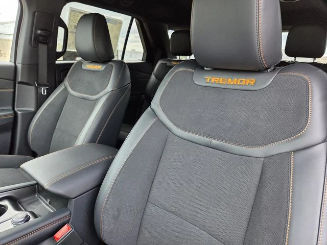 New 2026 Carbonized Gray Metallic Ford Tremor® image 27