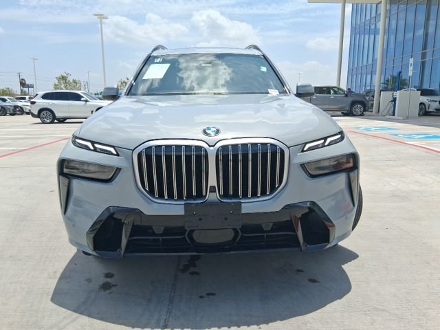 Used 2024 Gray BMW xDrive40i image 2
