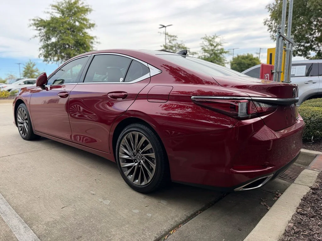 Used 2025 Red Lexus 350 Ultra Luxury image 3