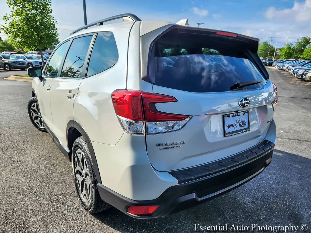 Used 2021 White Subaru Premium image 6