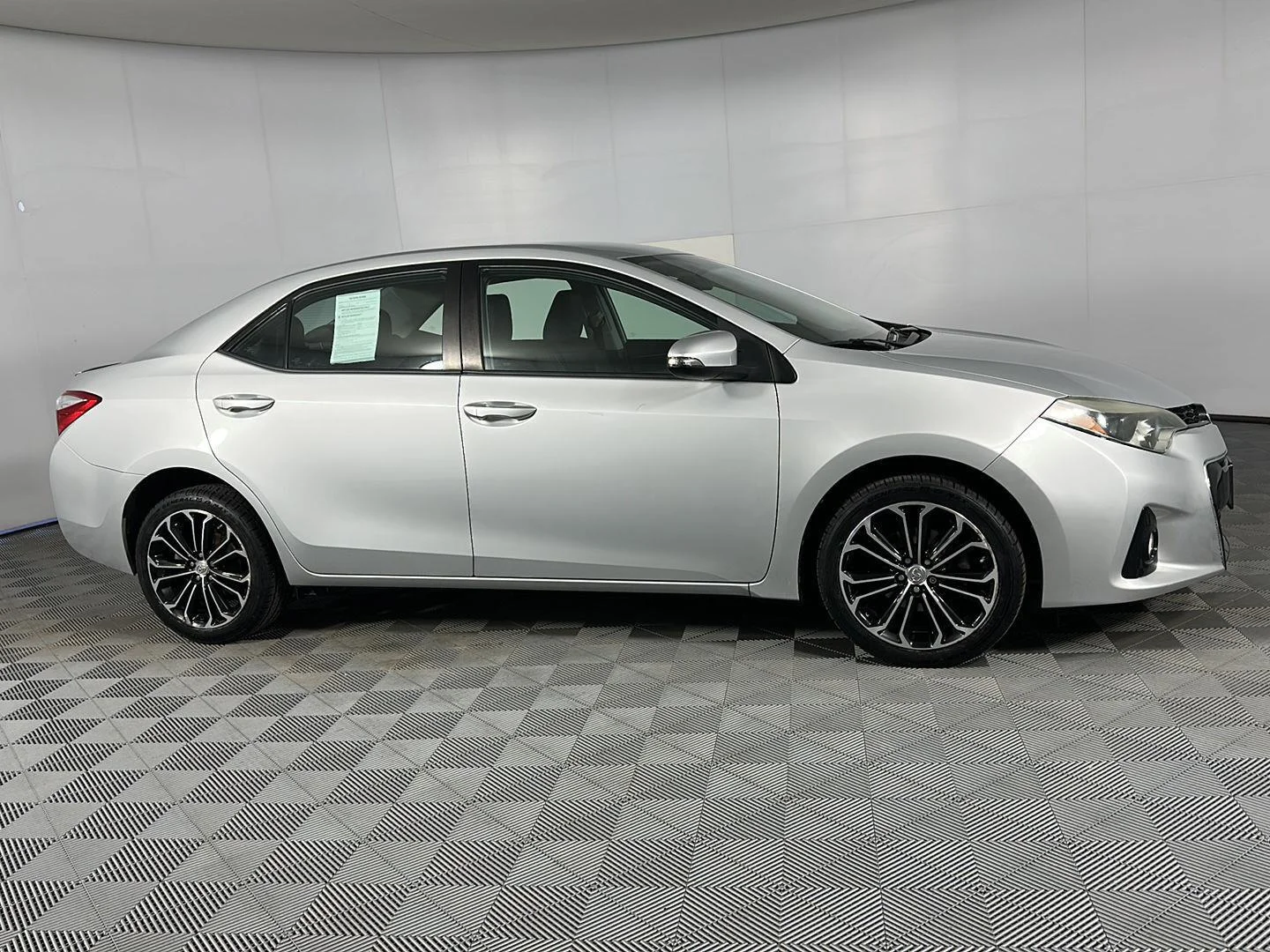 Used 2015 Classic Silver Metallic Toyota S Plus image 8