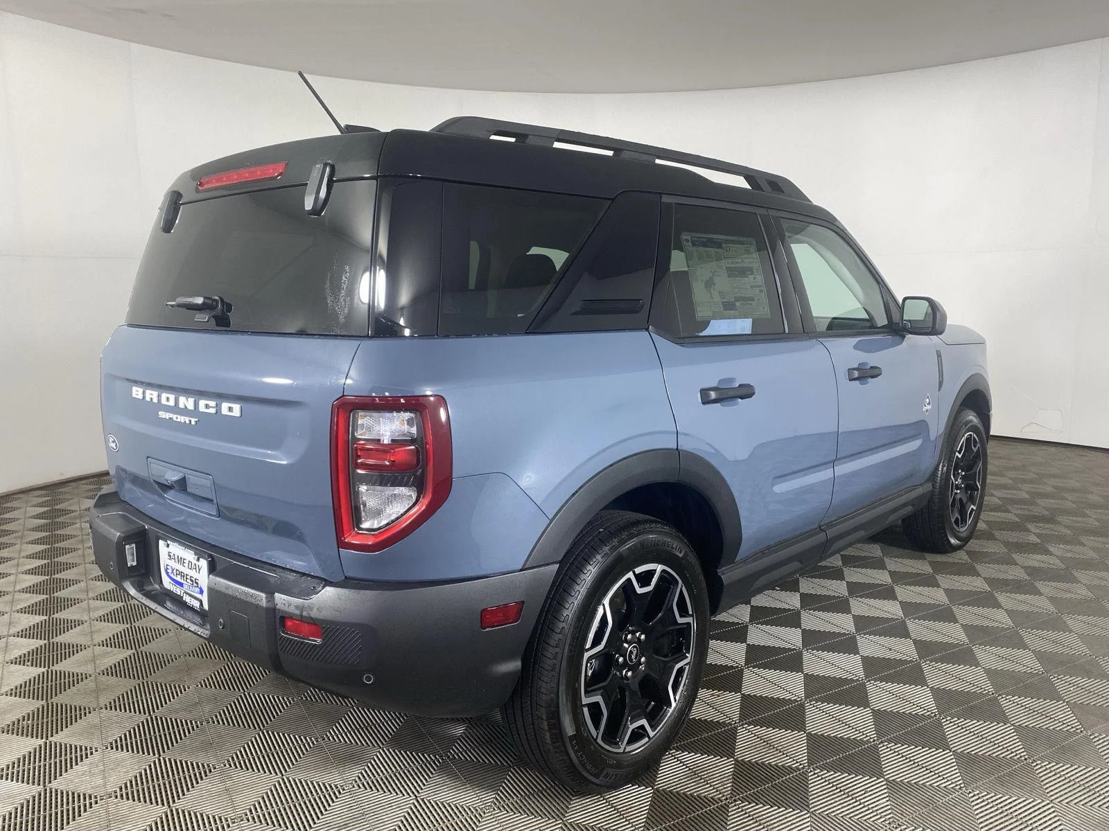 Used 2026 Azure Gray Metallic Tri-Coat Ford Outer Banks image 7