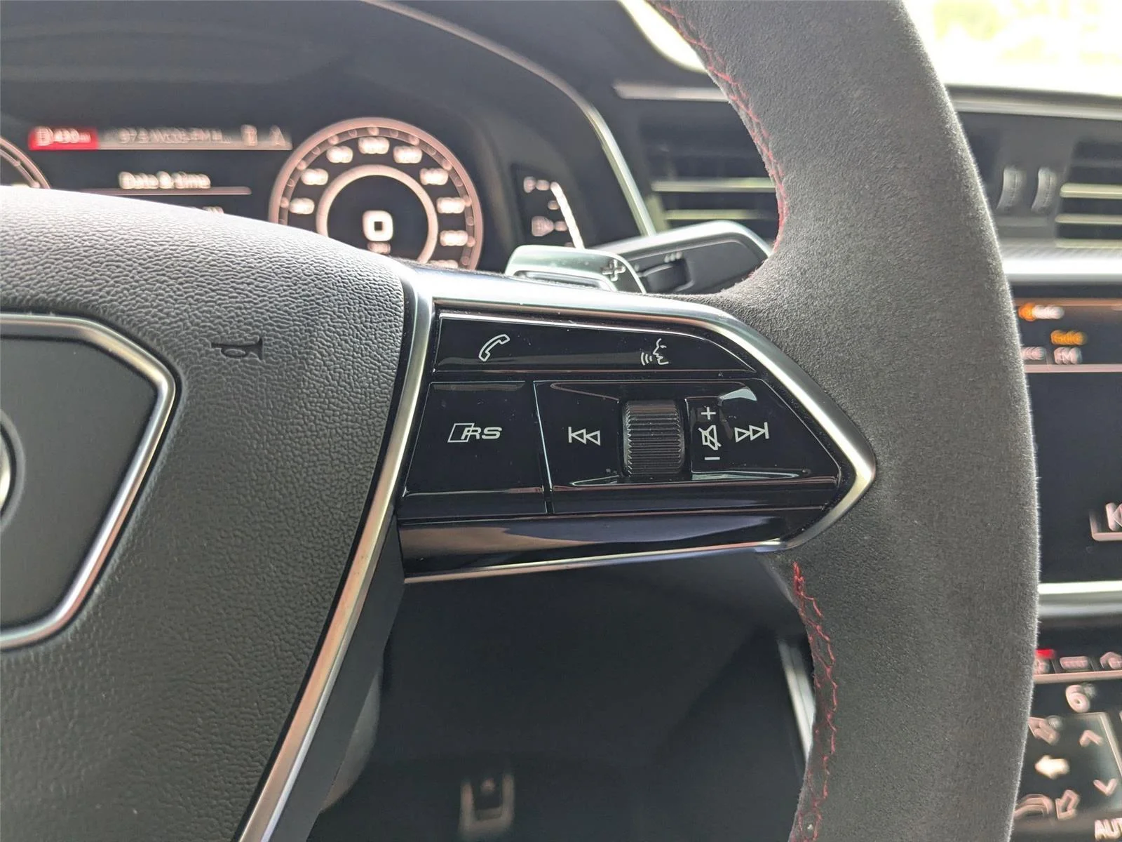Used 2022 Sebring Black Crystal Effect AUDI  image 19
