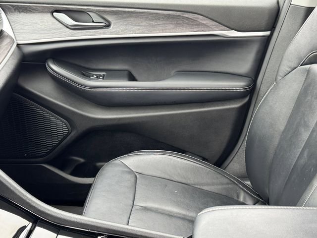 Used 2023 Gray Jeep Limited image 15