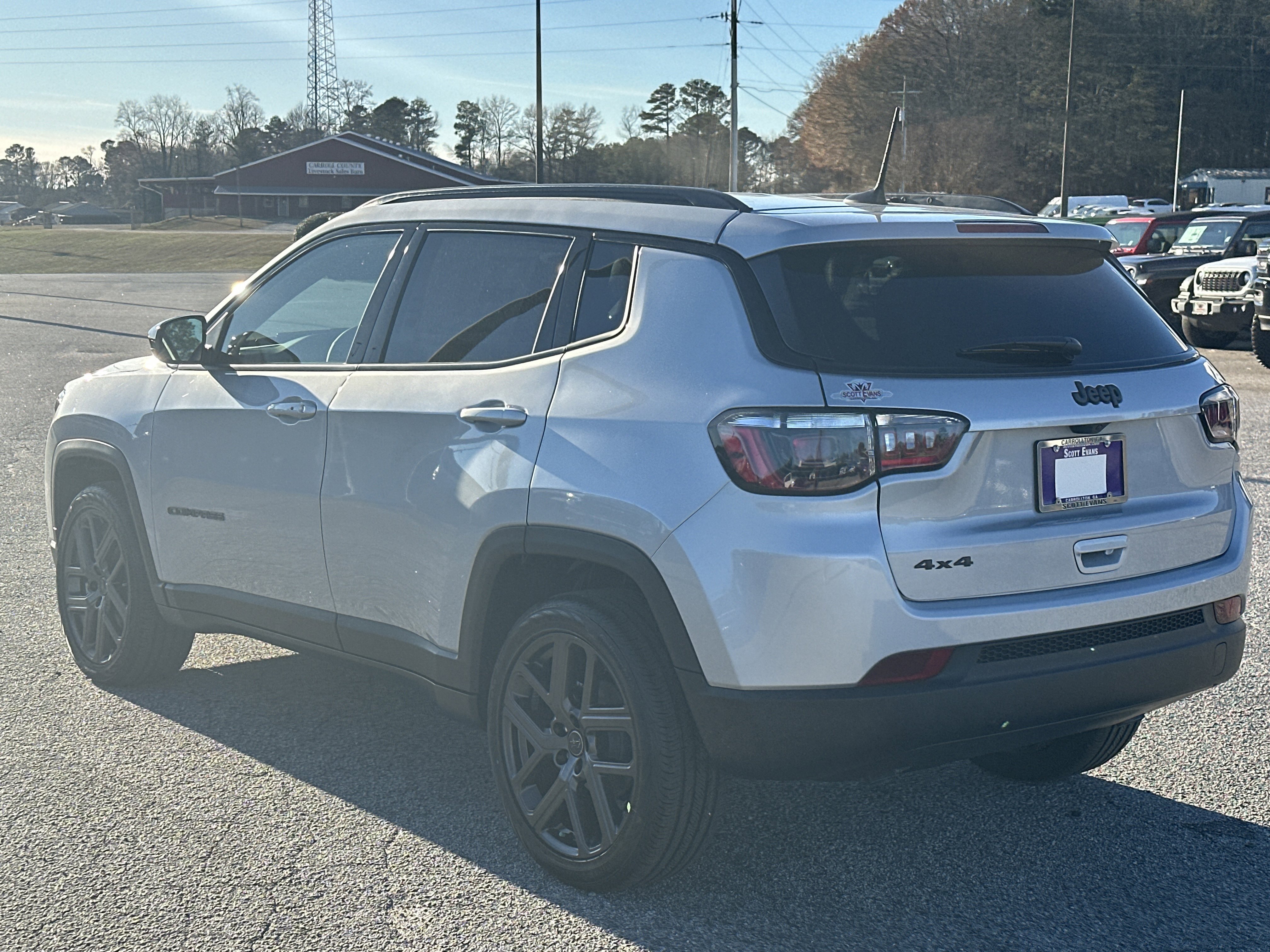New 2026 Silver Zynith Metallic Clear-Coat Exterior Paint Jeep Latitude Altitude image 6