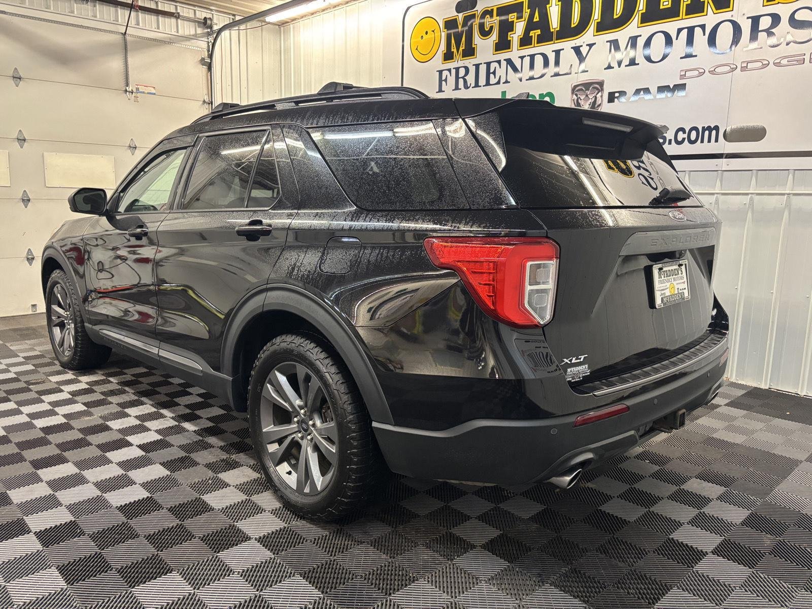 Used 2021 Agate Black Metallic Ford XLT image 7