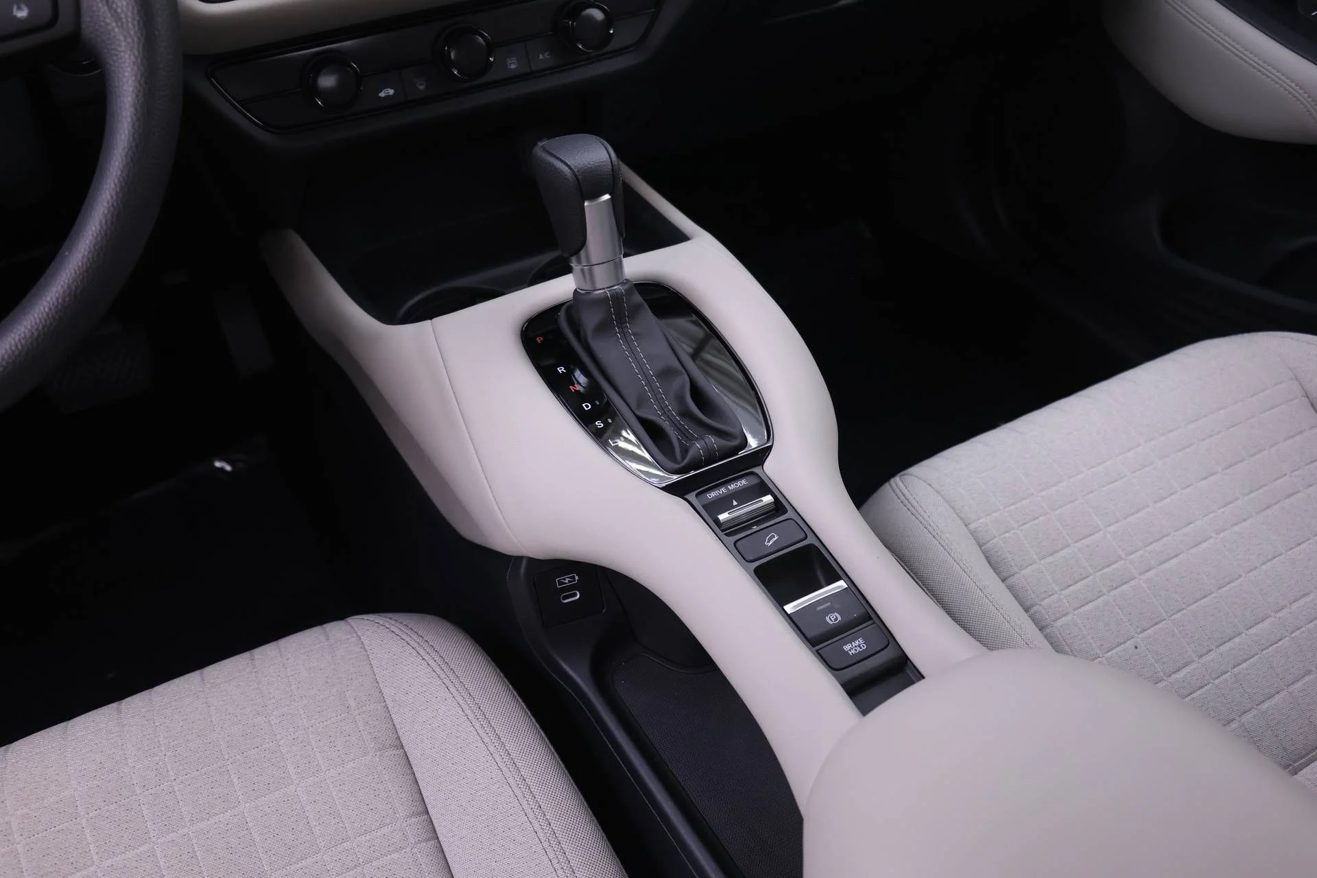 2025 Honda HR-V LX - Photo 13