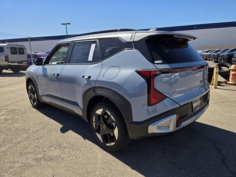 New 2027 Pale Gray Kia EX image 4