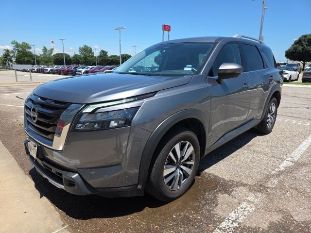 Used 2025 Gray Nissan SL image 3