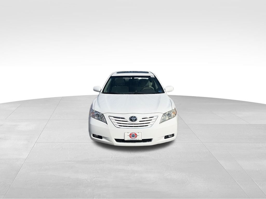 Used 2009 Super White Toyota  image 8