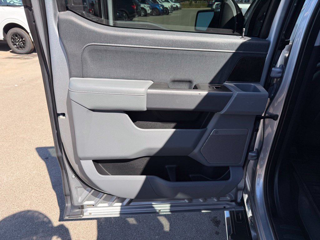 Used 2021 Silver Ford Lariat image 9