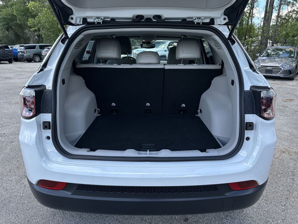 Used 2022 White Jeep Limited image 24