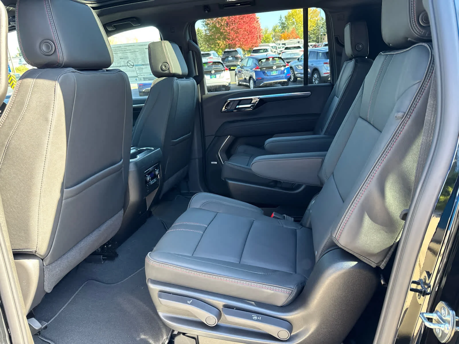 2027 Chevrolet Suburban RST - Photo 20