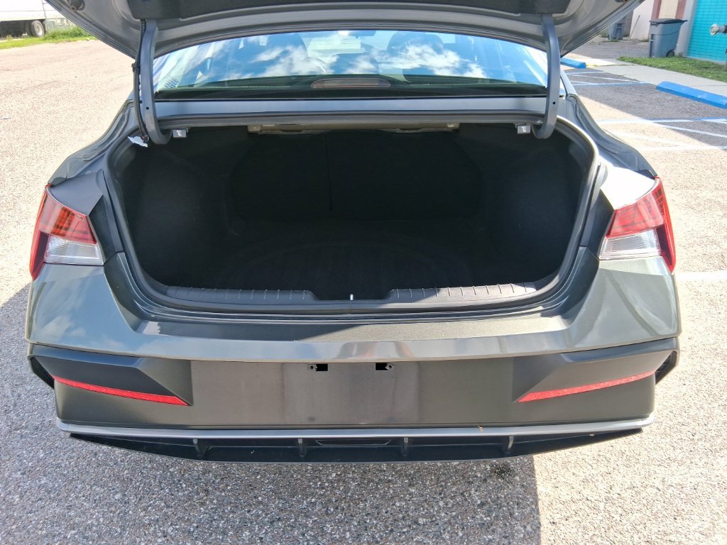 2025 Hyundai Elantra SEL - Photo 20