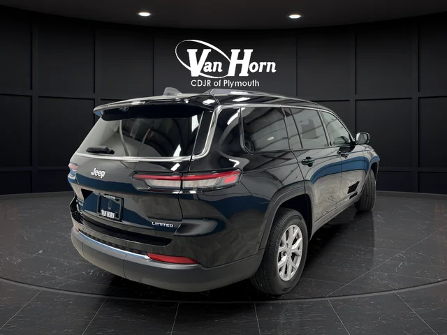 Used 2022 Diamond Black Jeep Limited image 7